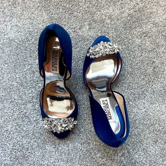 Badgley Mischka Navy Shoes - Picture 2 of 2